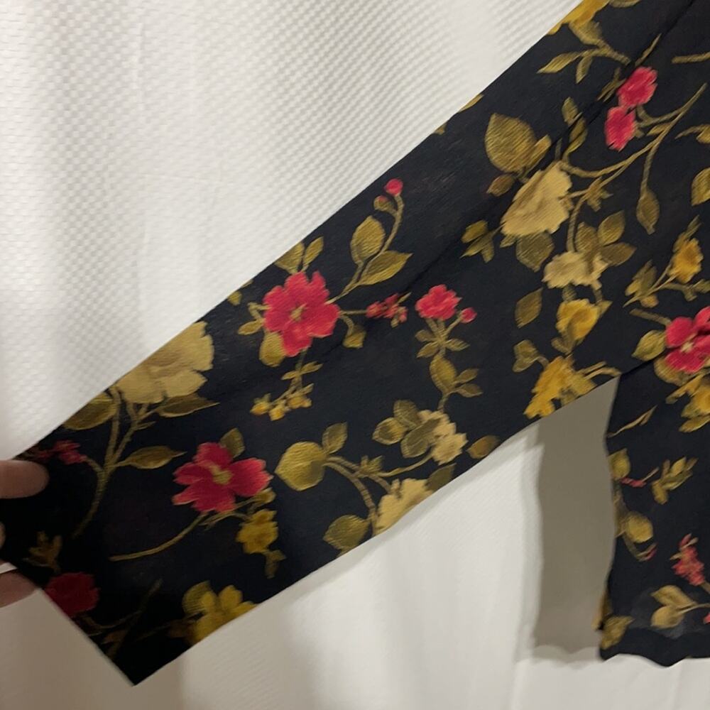 Jones New York 22w 💯 wool black floral blouse in euc . - Picture 5 of 9